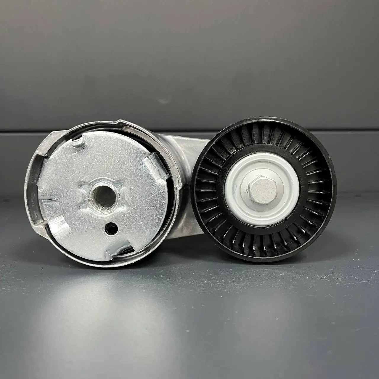 Натяжний ролик Chrysler Dodge Jeep 5184617AD 5281266AA T39282 39282