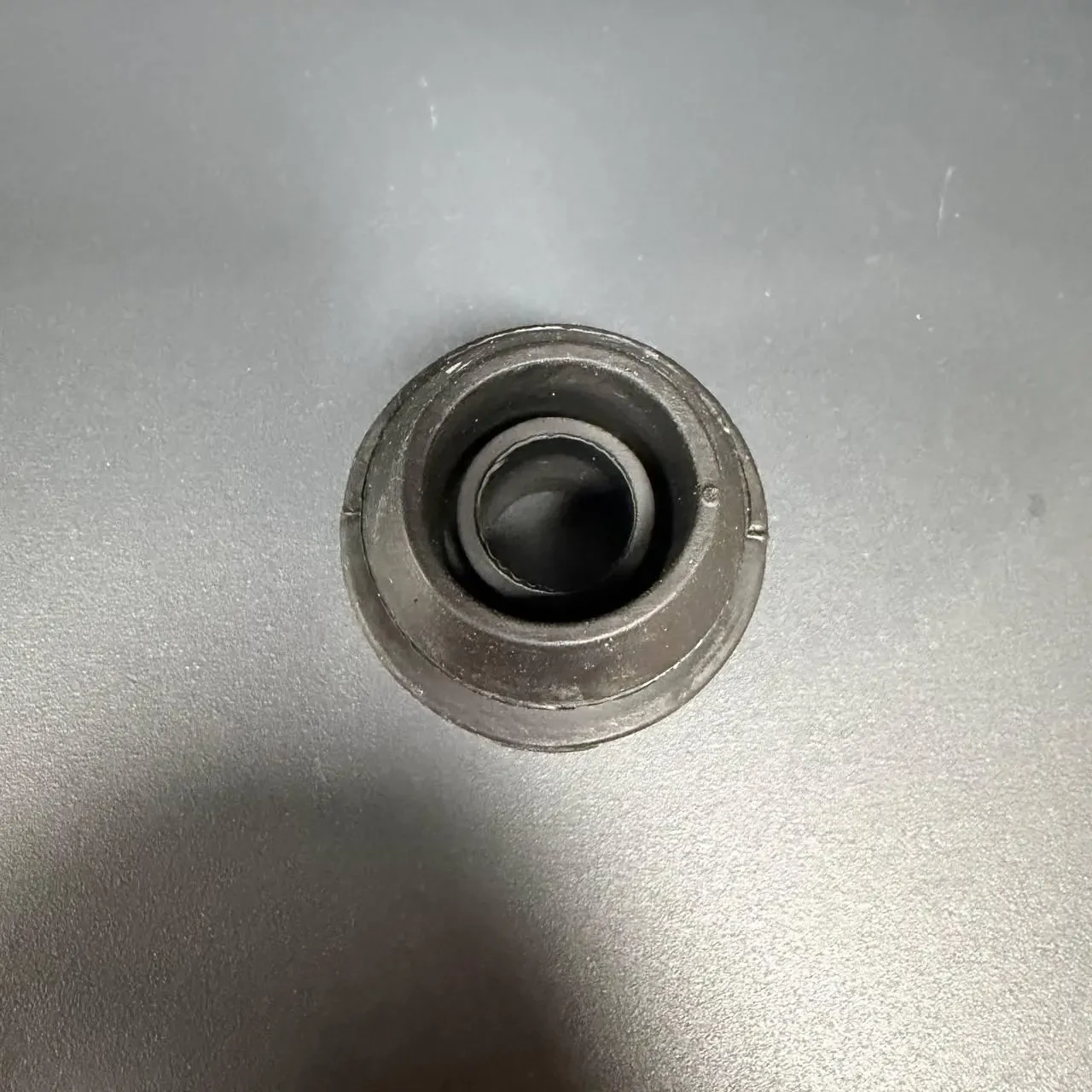Подушка радіатора Ford (BSG30700428, CV6Z8124A, DG9Z8124B, 3M5HBB204AB, 1235847) 3