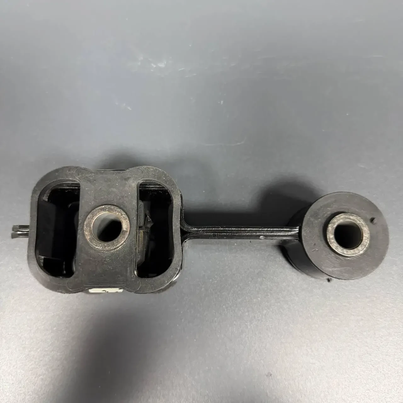Подушка двигуна передн NISSAN BLUEBIRD 1.6/1.8/2.0 11.83-11.92 I51033YMT 11350-D4002