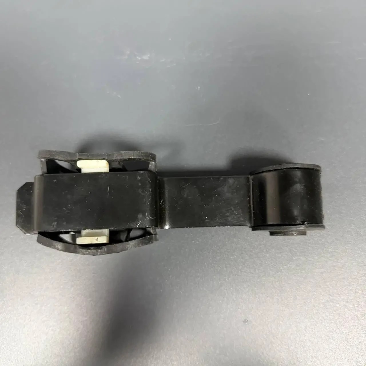 Подушка двигуна передн NISSAN BLUEBIRD 1.6/1.8/2.0 11.83-11.92 I51033YMT 11350-D4002 2
