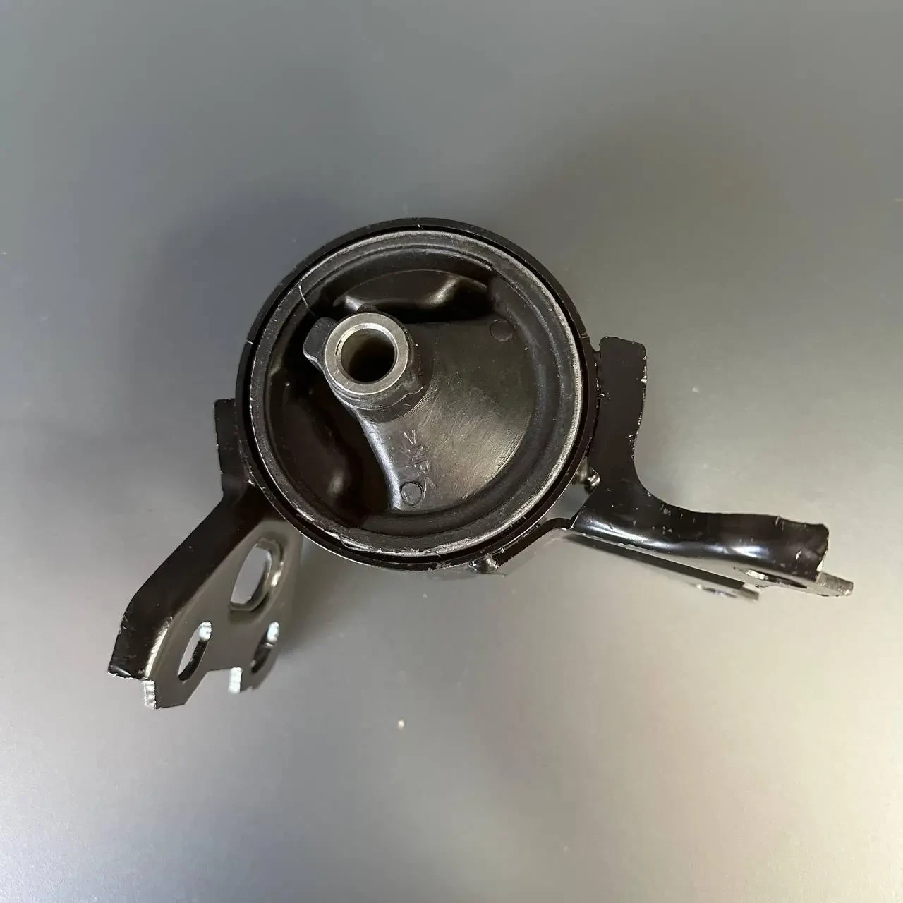Подушка двигуна ліва JEEP Patriot 5105667AF 2