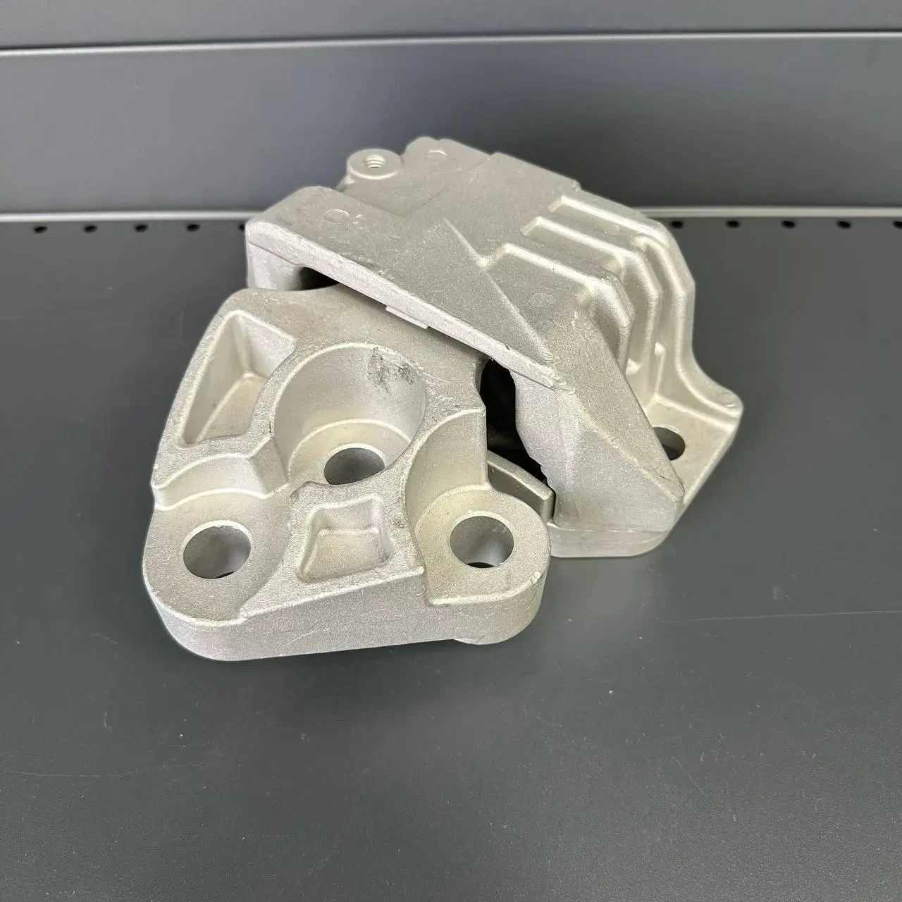 Подушка дивгуна Jeep Compass 17-22 68253038AC