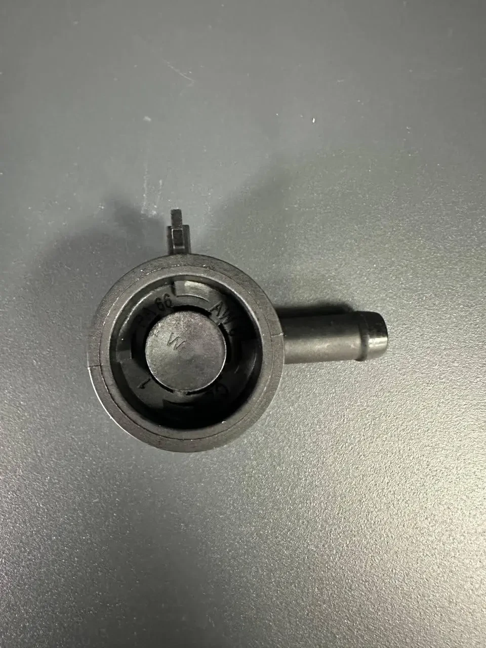 Клапан PCV вентиляції картерних газів Audi A1 A3 Q3 Seat Alhambra Ibiza Volkswagen 04E103175 2