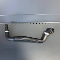 Патрубок подачі антифризу на пічку Jeep Cherokee (KL) 14-18 Chrysler 200 15-17 52014624AA