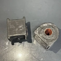 Втулки (пара) стабілізатора Jeep Wrangler 52060013AA
