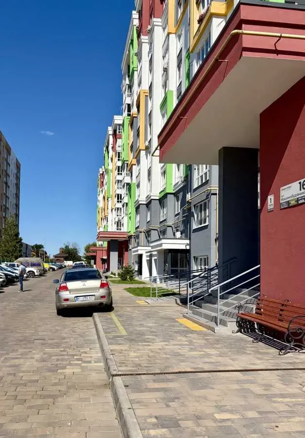 приміщення, будівлі Фастівський, Чабани, Машинобудівників 16 3