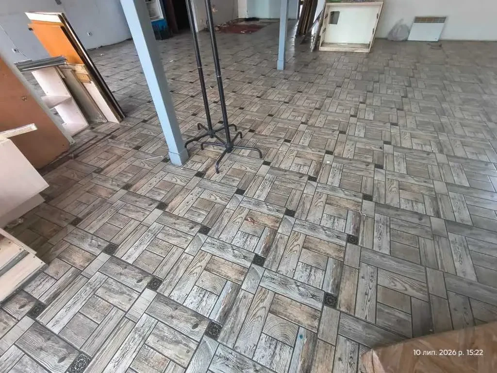 торгові площі Київ, Деснянський, Братиславська 14Б 22