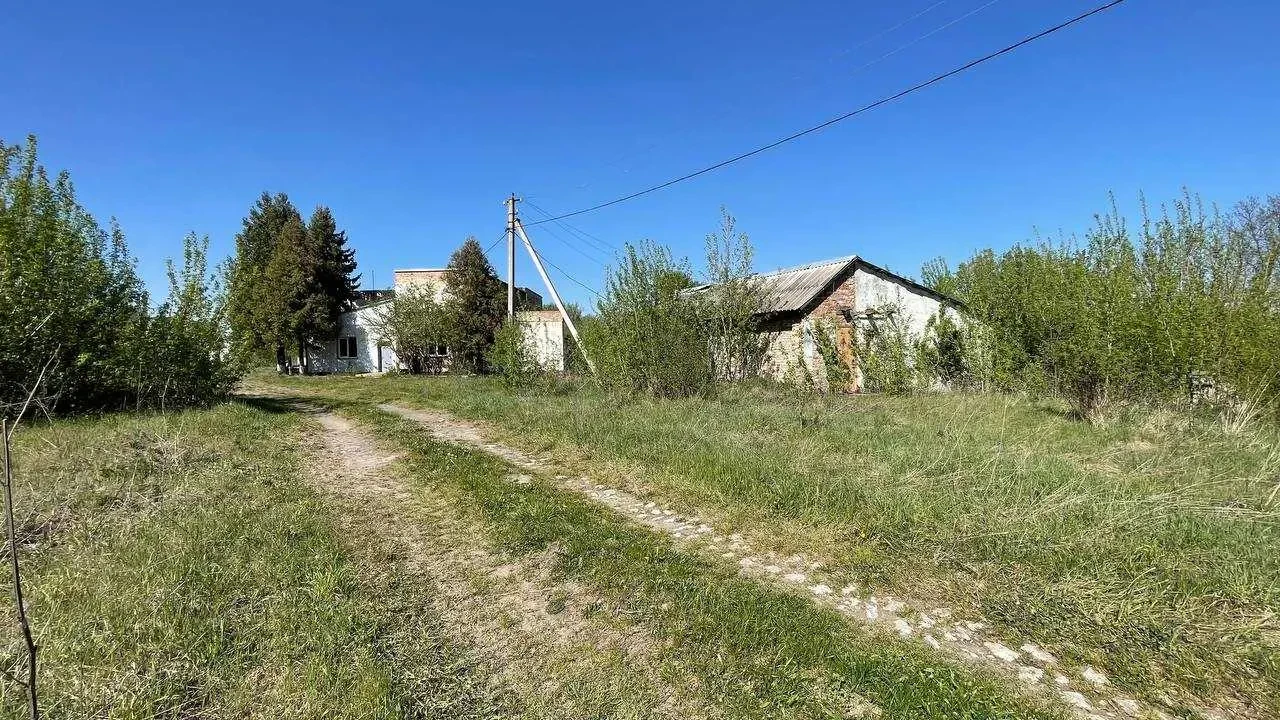 приміщення, будівлі Ярмолинецький, Ярмолинці, Залізнична 15