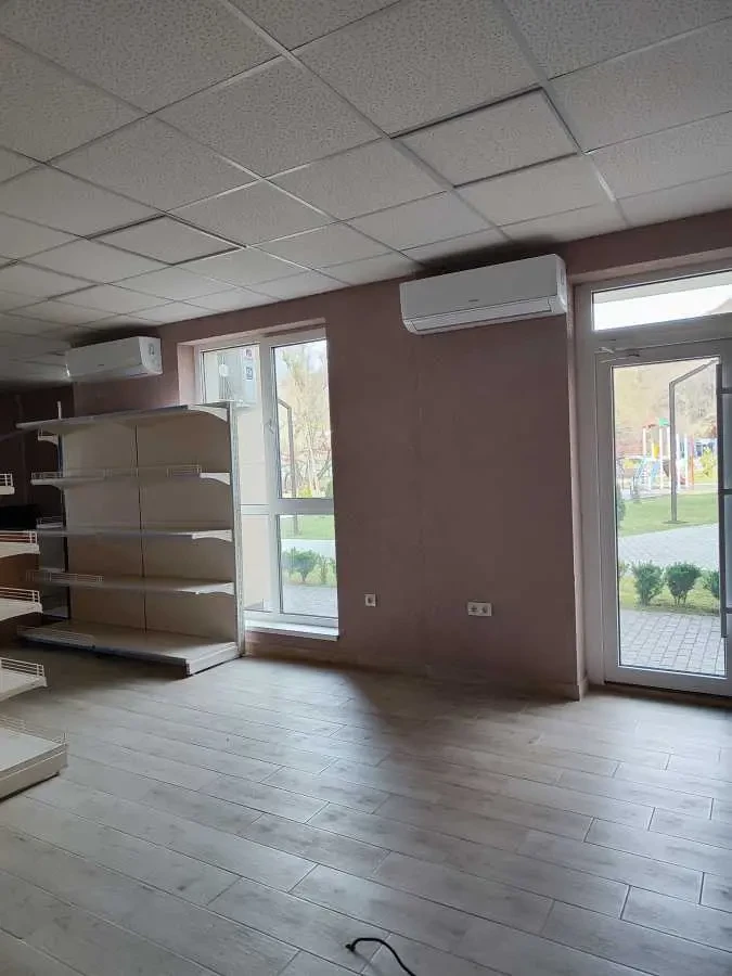 торгові площі Київ, Печерський, Бастіонний 15 3