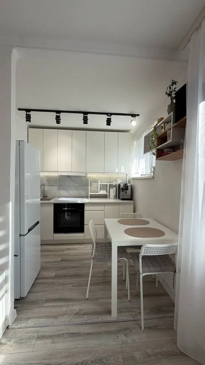 Продаж 1-кім. квартири 29.3 м.кв., в. Сосюри 4