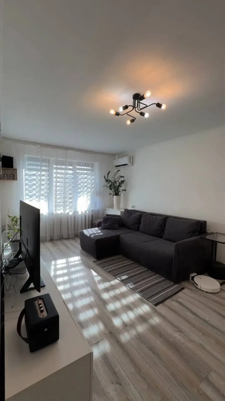 Продаж 1-кім. квартири 29.3 м.кв., в. Сосюри 9