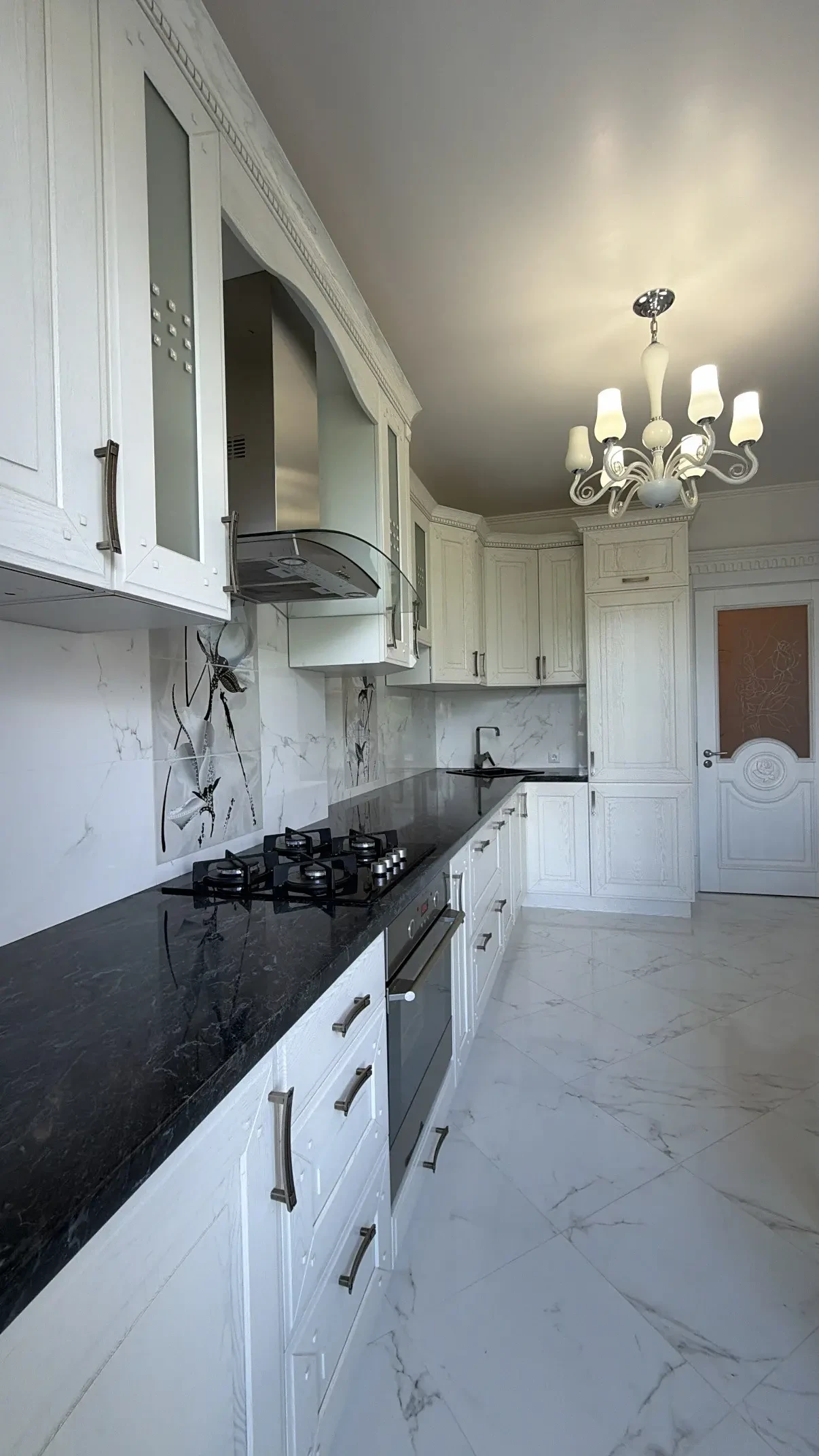 Продаж 3-кім. квартири 97 м.кв., в. Крушельницької 9