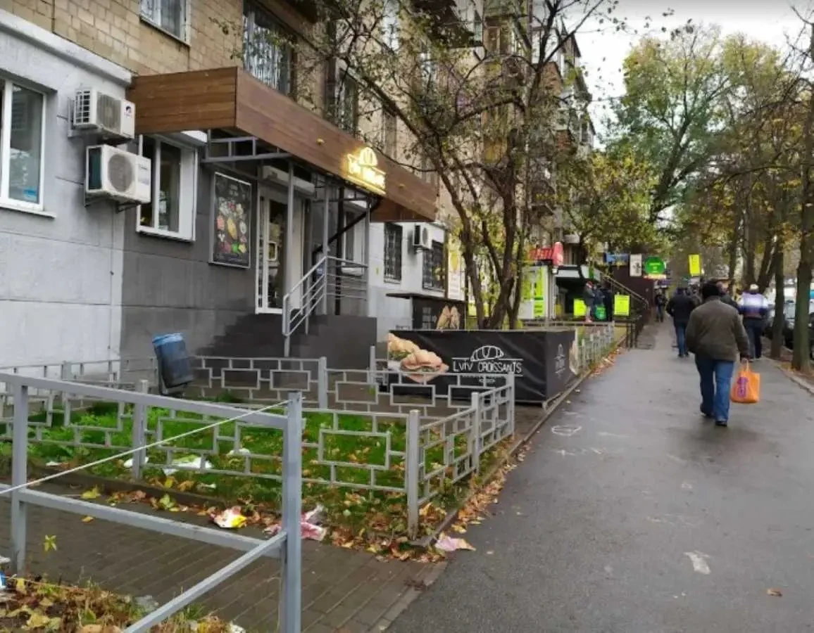 торгові площі Київ, Солом`янський, Ушинського 1 4