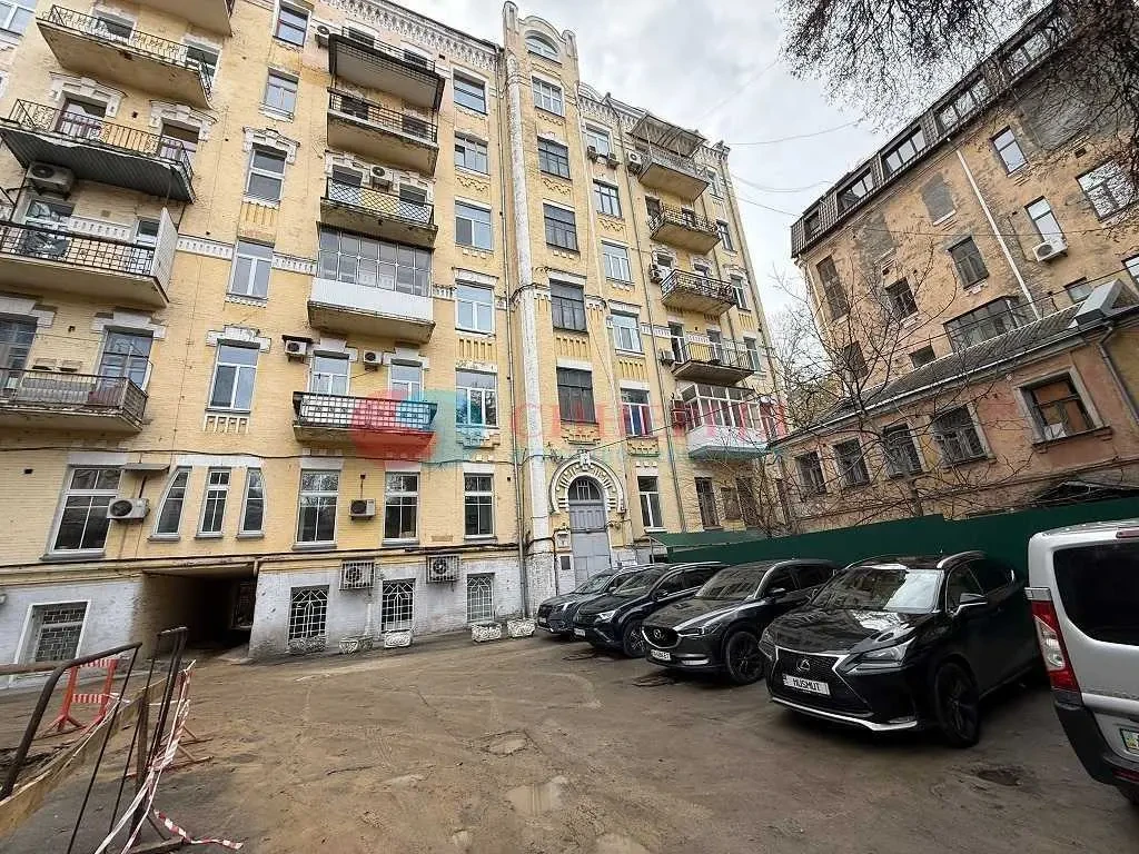 2-к квартира Київ, Печерський, Музейний 8Б 24
