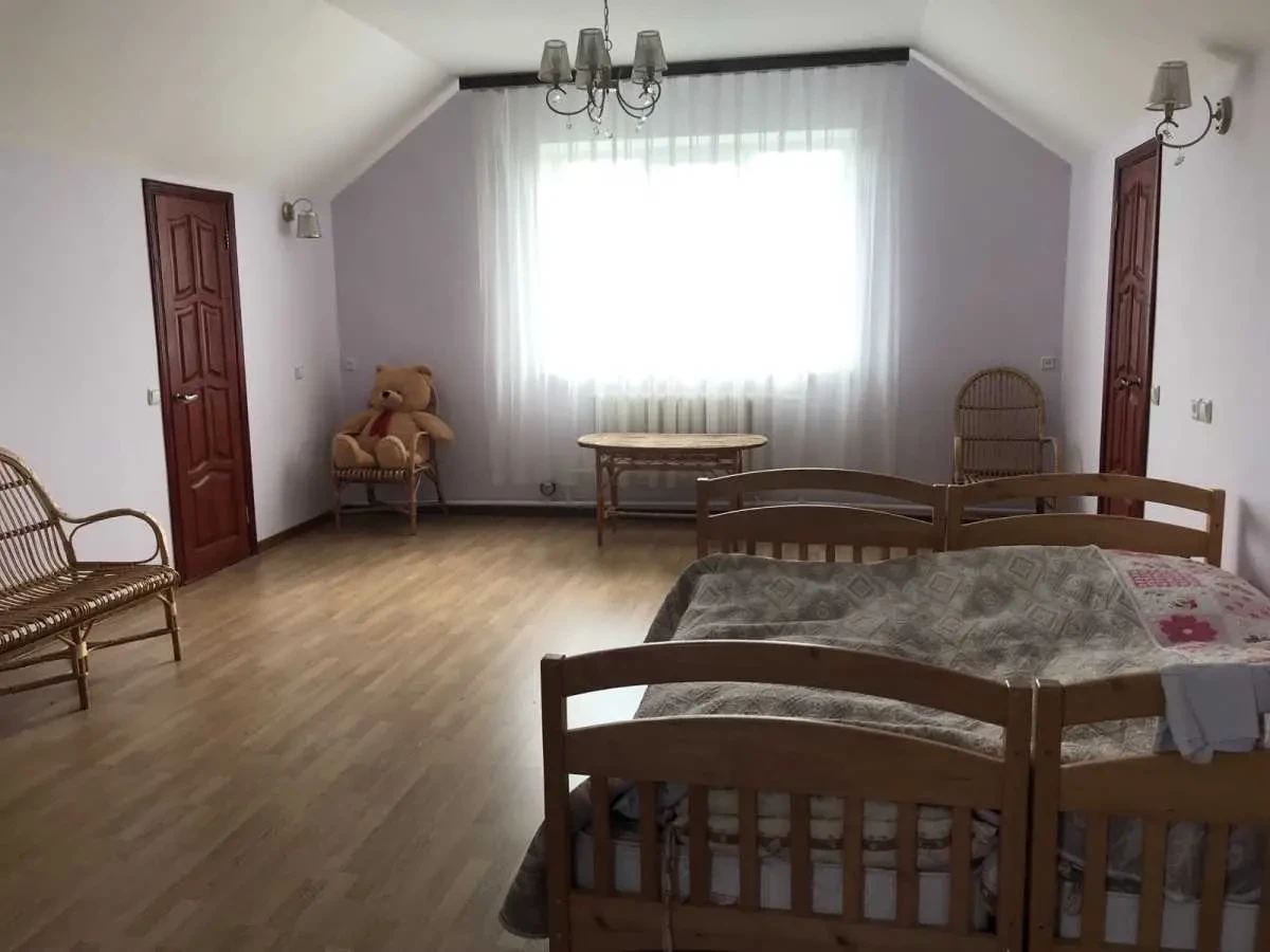 4-к будинок Бориспільський, Гнідин, Лугова 4
