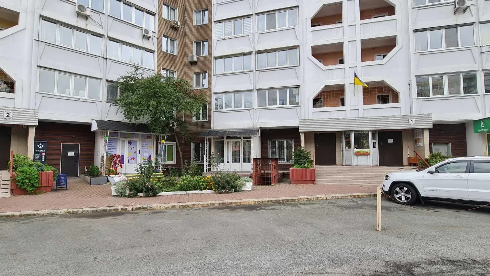 торгові площі Київ, Дарницький, Харківське 56 19