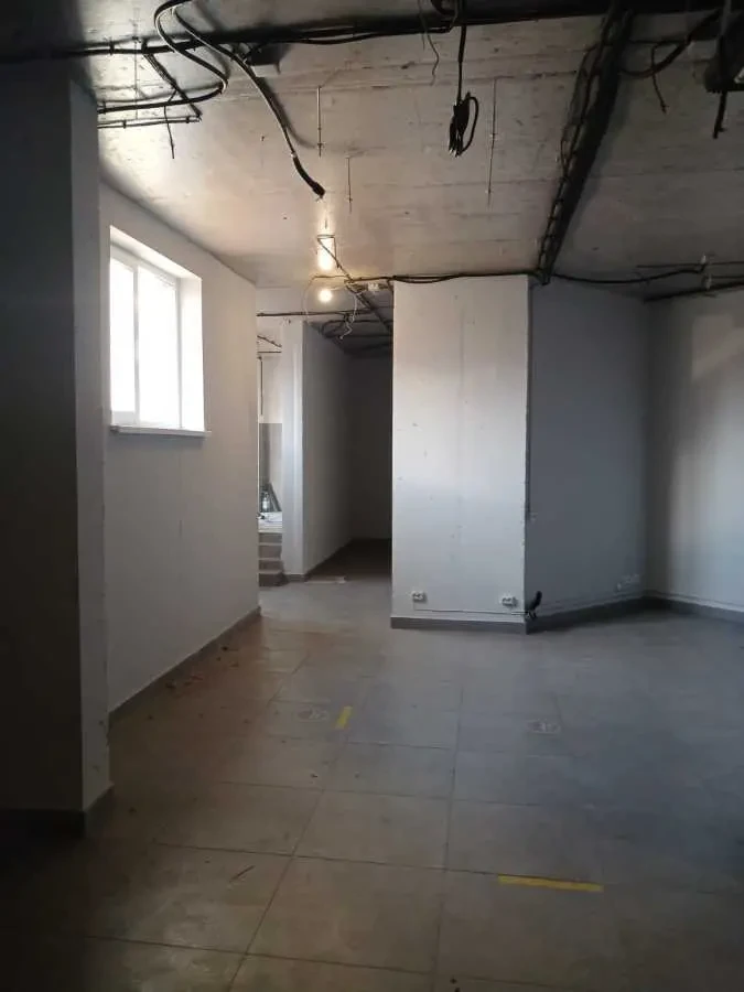 торгові площі Бучанський, Крюківщина, Єдностi 5 18