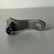 Кронштейн фари R правий bmw E60 63126949634