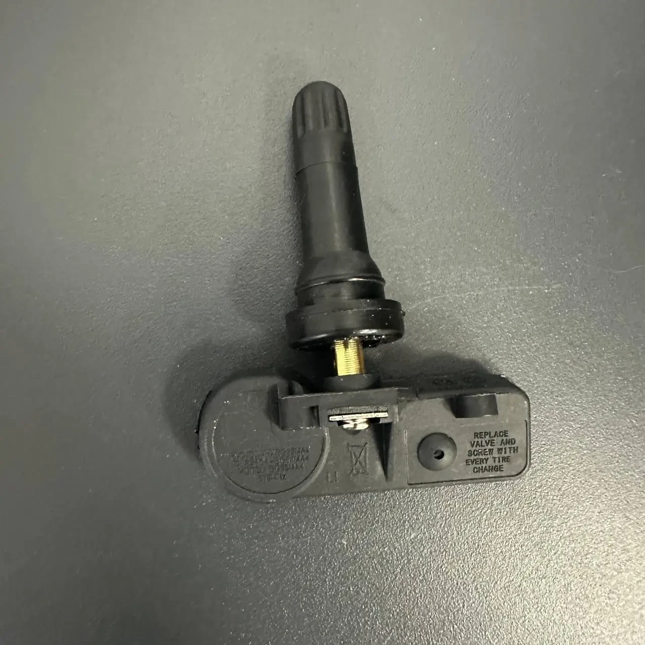 Датчик тиску в шинах (система TPMS) Ford Focus (2010–2019)\Mustang (2010–2014)\F-150 / F-Series (2009–2014)\Explorer