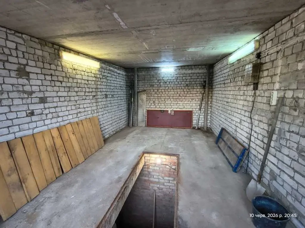 окремий гараж Київ, Деснянський, Пухівська 2 4
