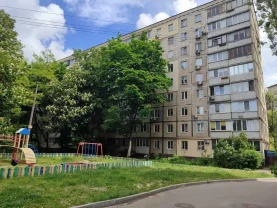 кімната Київ, Голосіївський, Лятошинського 4А