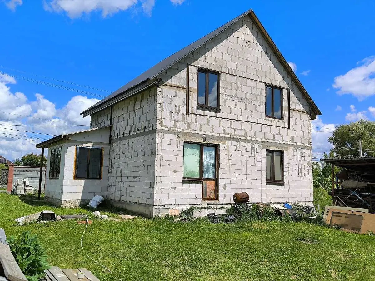 4-к будинок Бучанський, Макарів, Черешньових 7