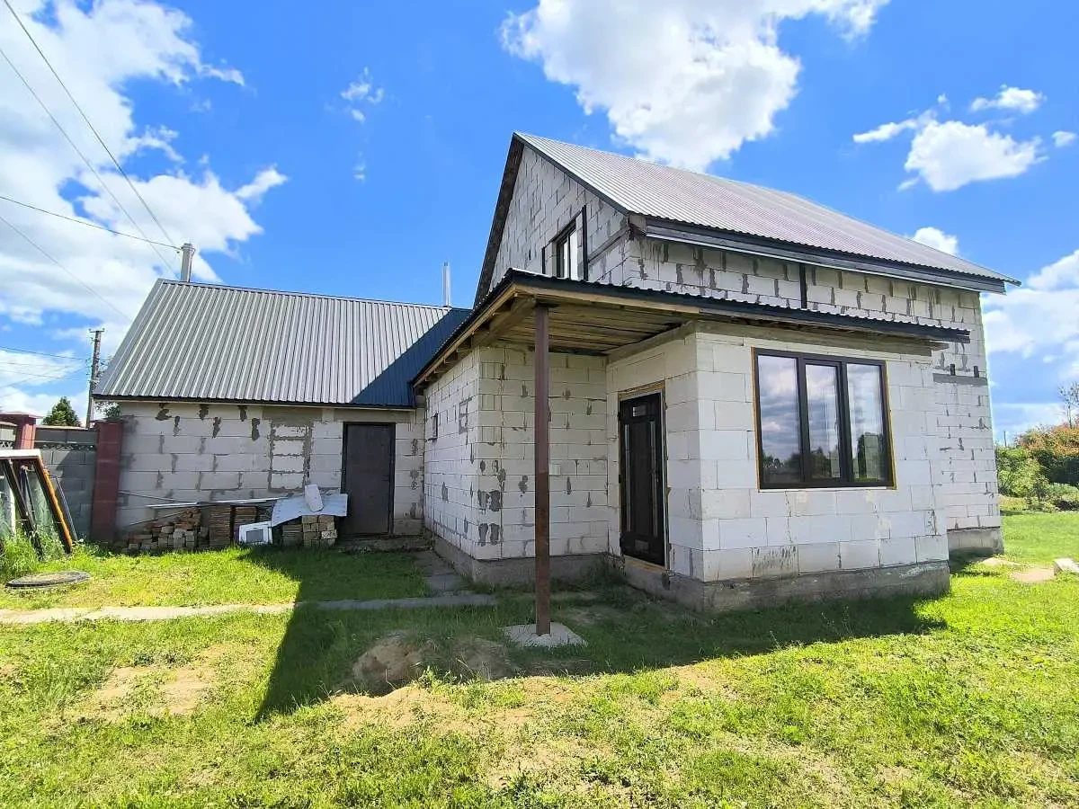 4-к будинок Бучанський, Макарів, Черешньових 3
