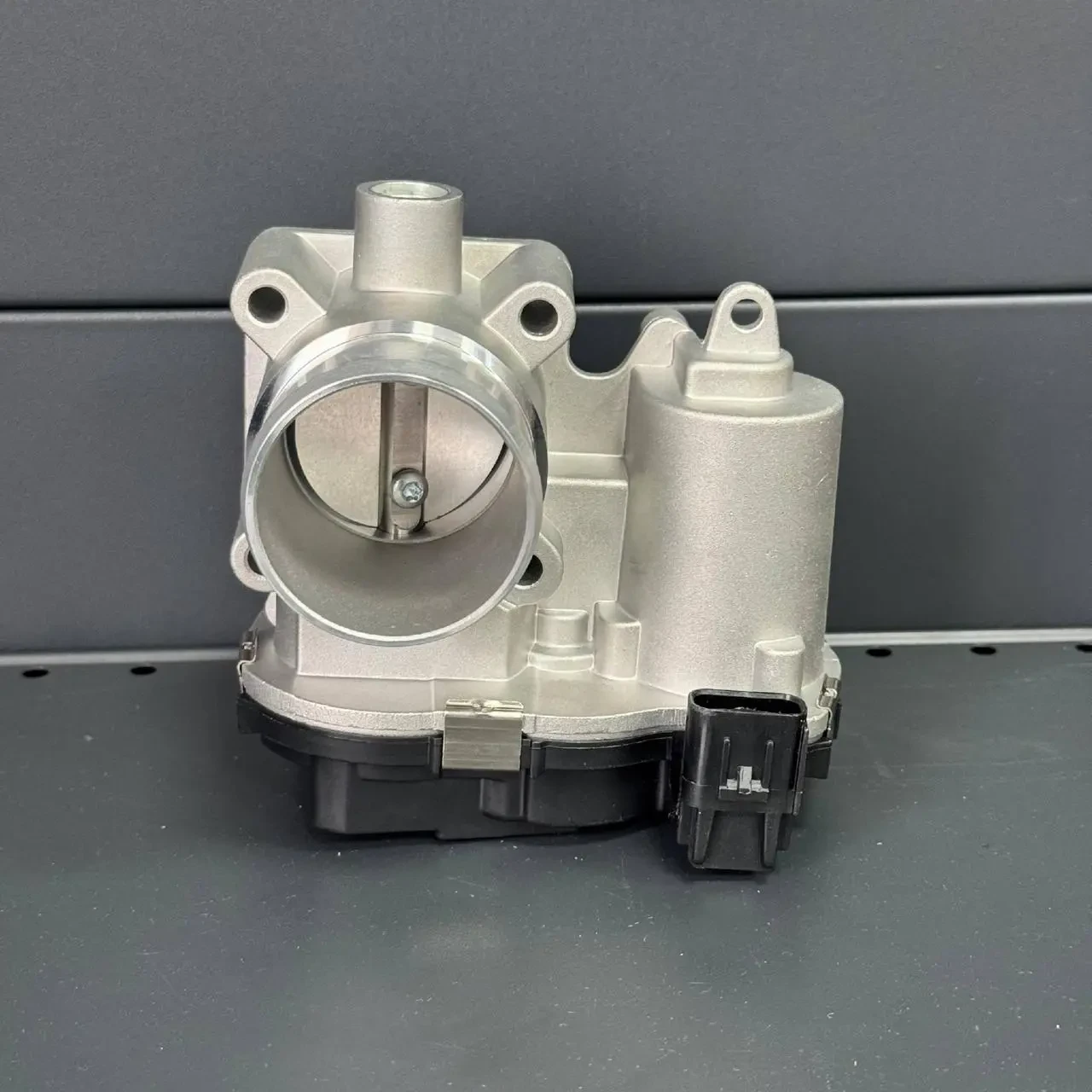 Дросільна заслонка Fiat Dodge 04892945AA