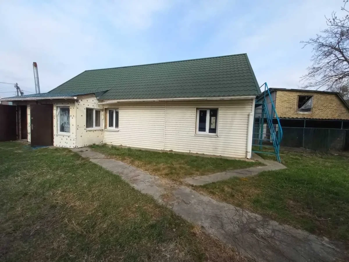 3-к будинок Бучанський, Луб`янка, Олега Антонова 2