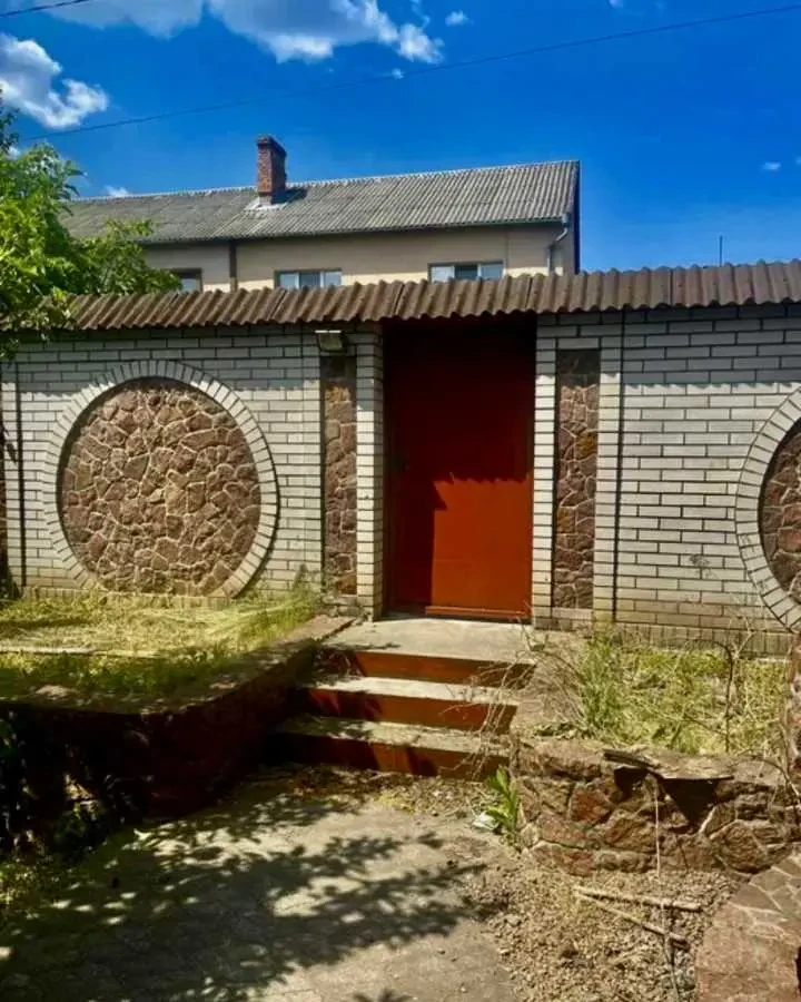 8-к будинок Бучанський, Стоянка, Ленина 1 2