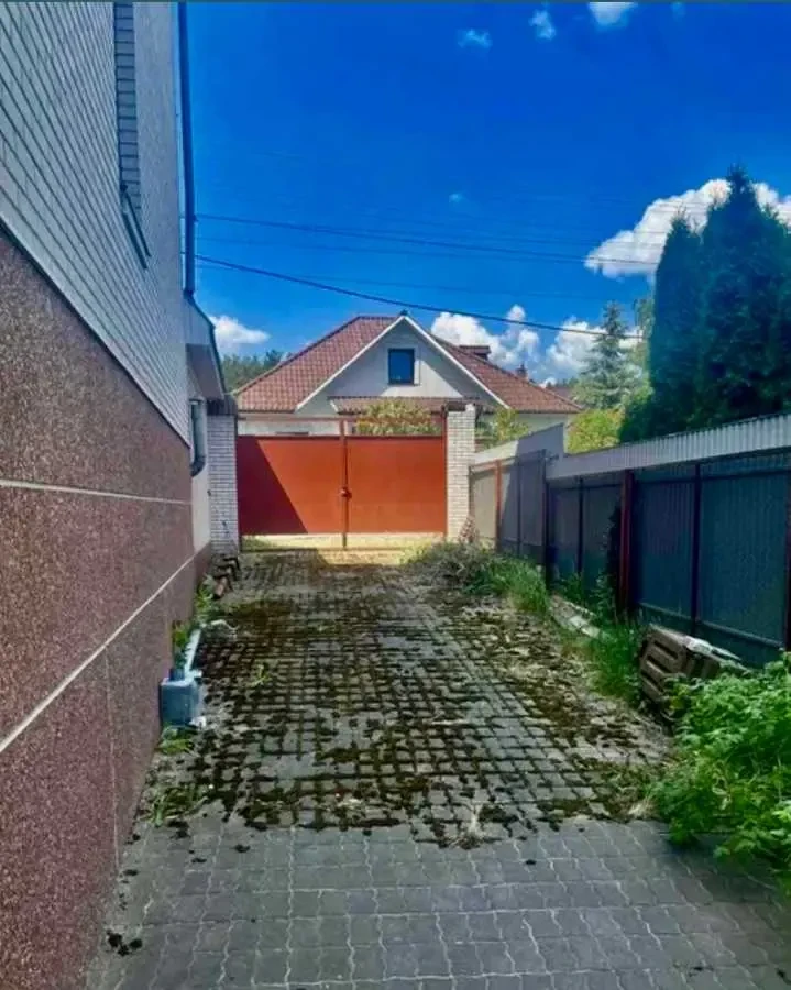 8-к будинок Бучанський, Стоянка, Ленина 1 5