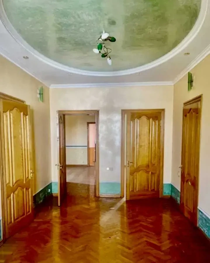 8-к будинок Бучанський, Стоянка, Ленина 1 9