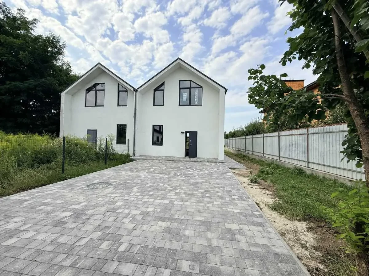3-к будинок Обухівський, Хотів, Молодіжна 5