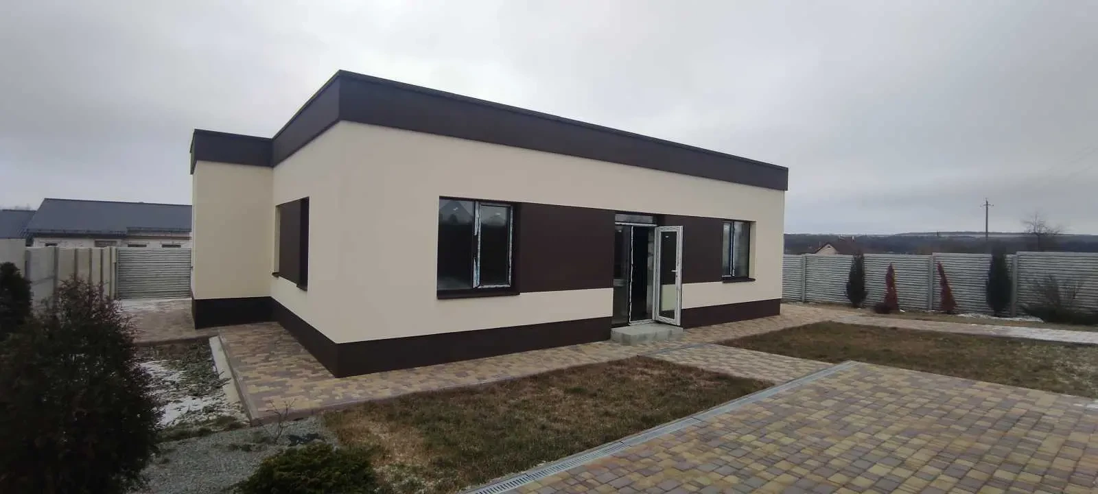 4-к будинок Дніпро, Новоолександрівка, Центральная 4