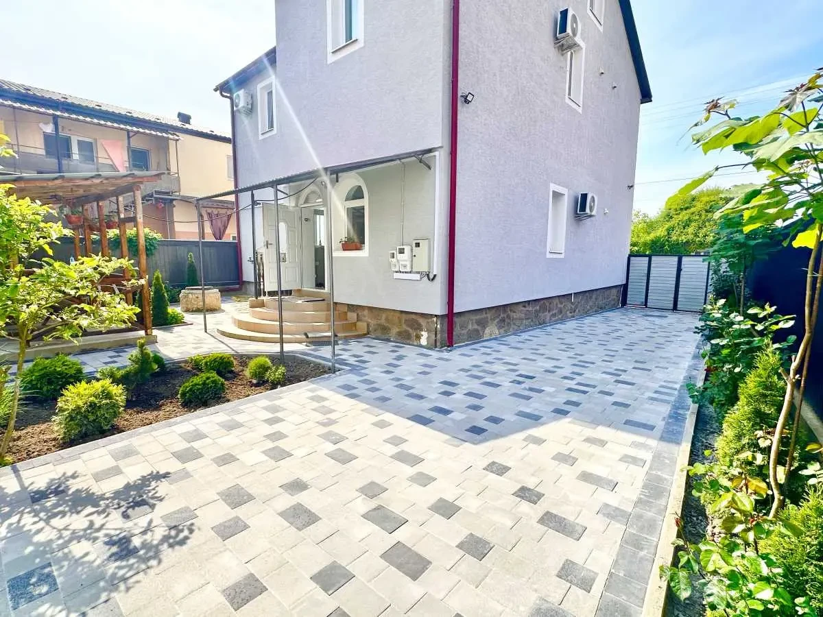 8-к будинок Берегівський, Берегове, Корятовича 27 20