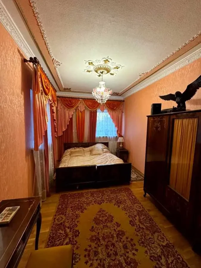 11-к дача Броварський, Дернівка, Лисенка 5 12