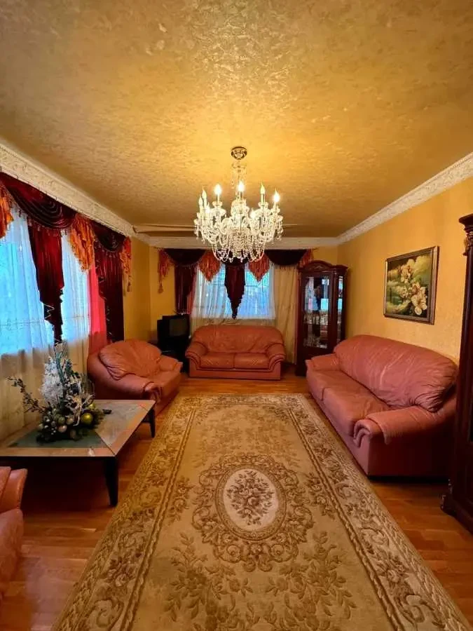 11-к дача Броварський, Дернівка, Лисенка 5 7