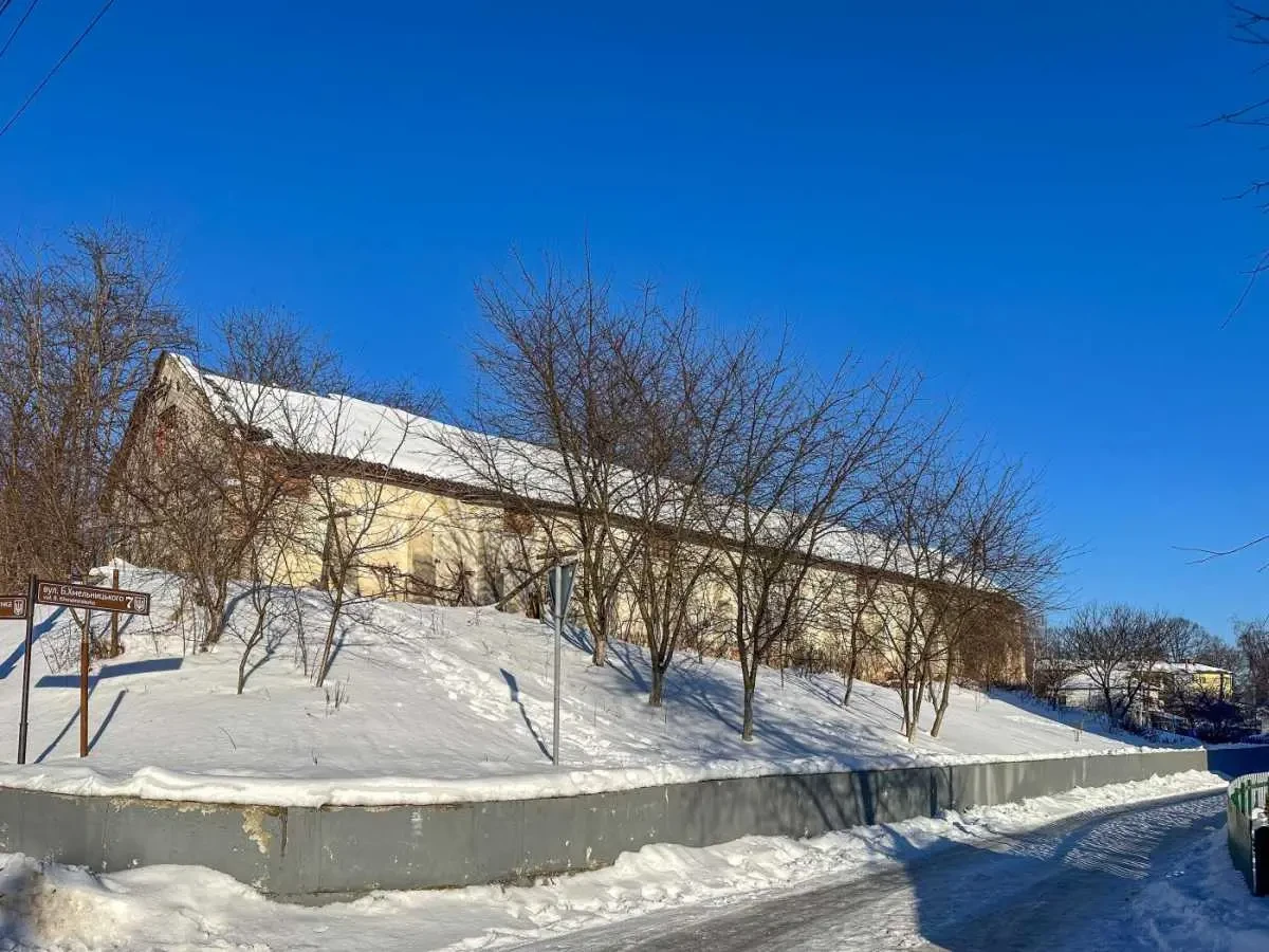 склади Пустомитівський, Підберізці, Хмельницького 8