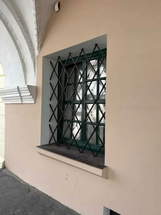 приміщення, будівлі Жовківський, Жовква, Львівська 18