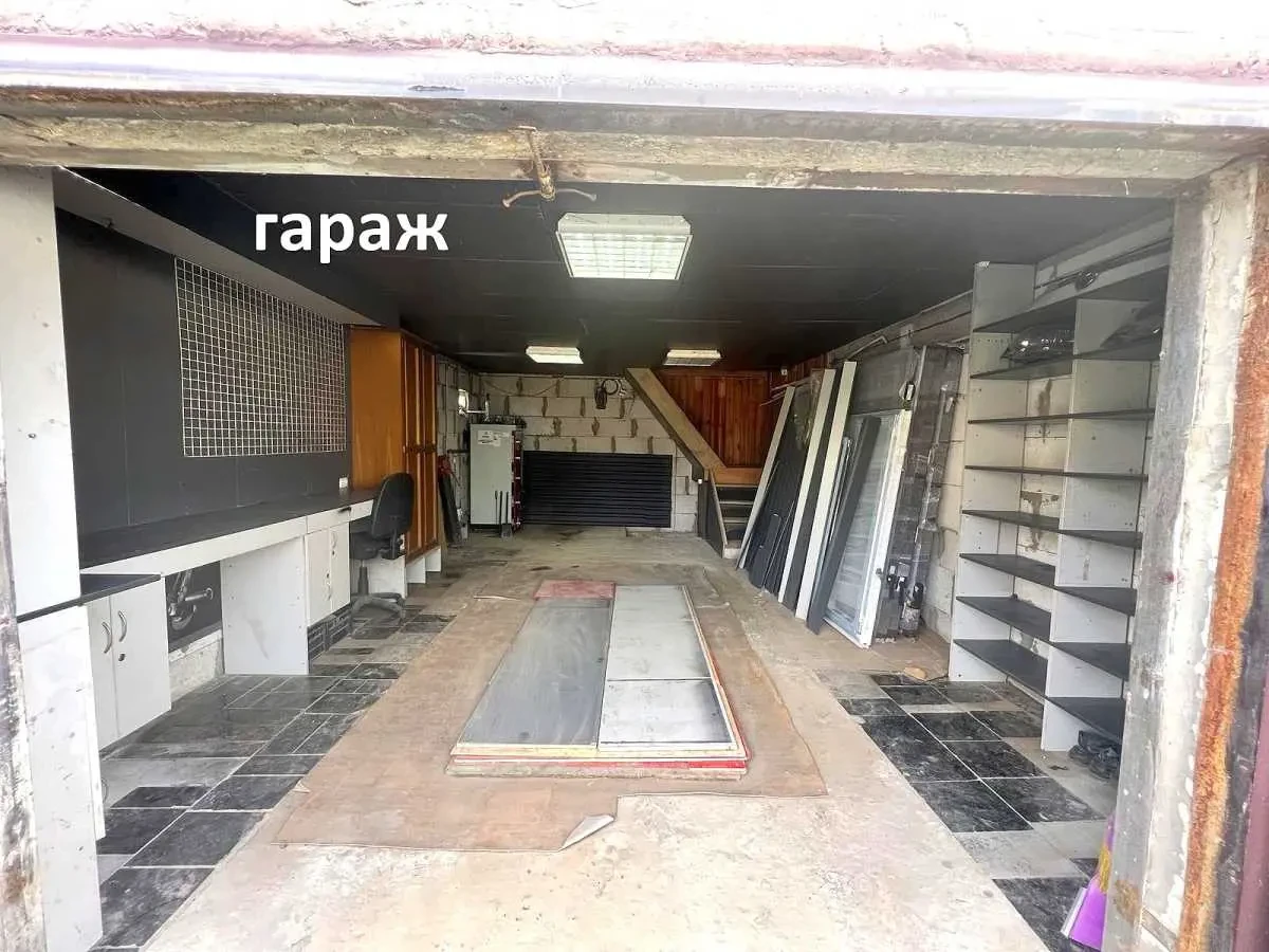 4-к будинок Бучанський, Макарів, Черешньових 20