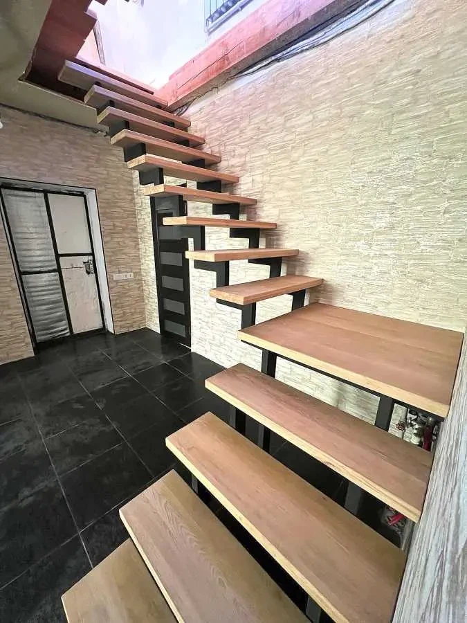 4-к будинок Бучанський, Макарів, Черешньових 11