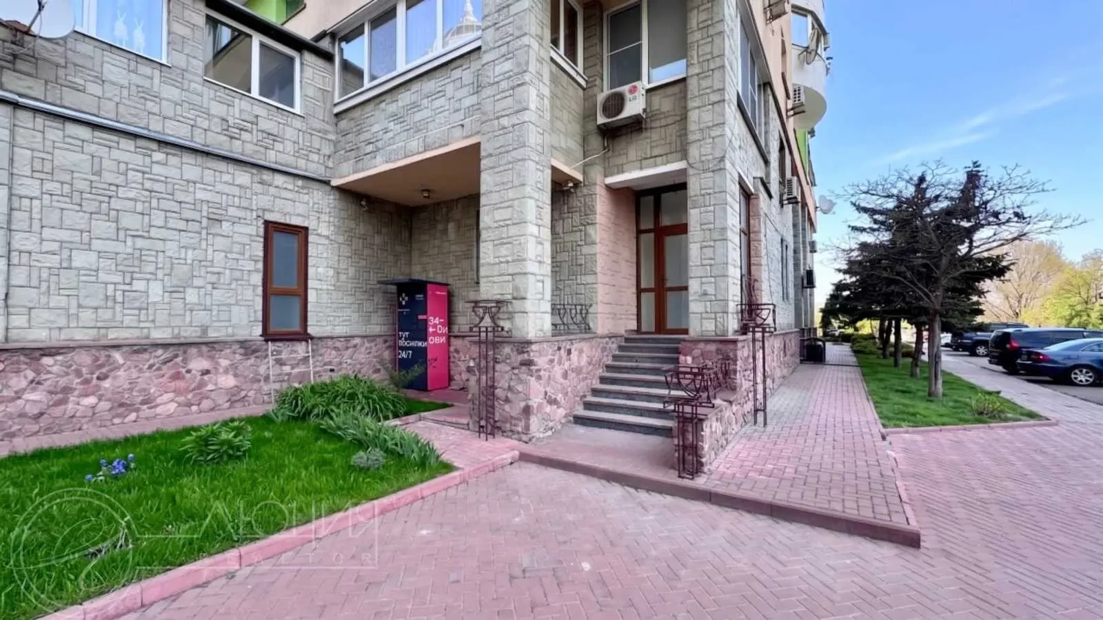 об’єкт сфери послуг Київ, Оболонський, Героїв Сталінграду 12Д 16