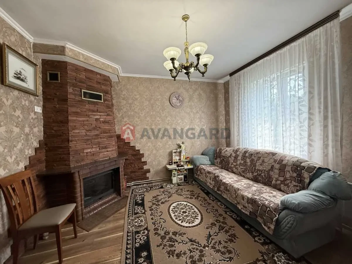 3-к будинок Київ, Дніпровський, 1 Садовий 4