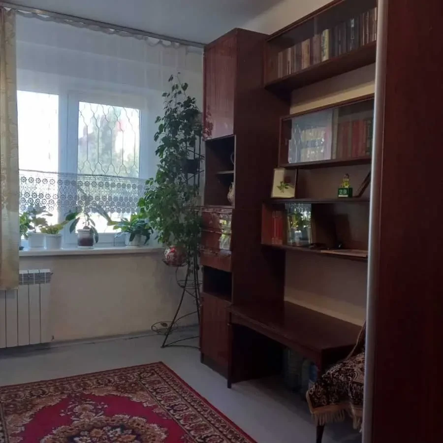 кімната Київ, Дніпровський, Верховної Ради 24 8