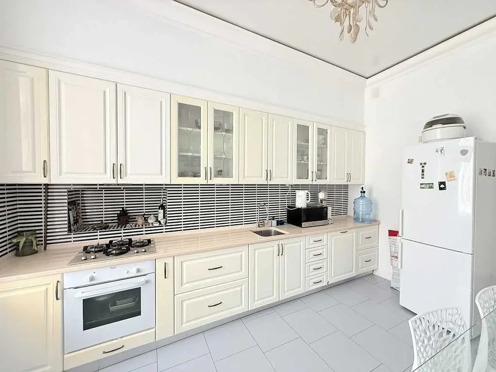 4-к квартира Київ, Печерський, Шота Руставелі 12 4