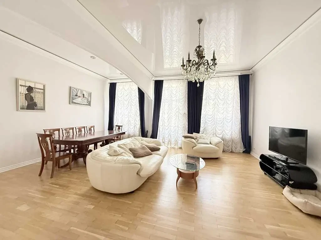 4-к квартира Київ, Печерський, Шота Руставелі 12