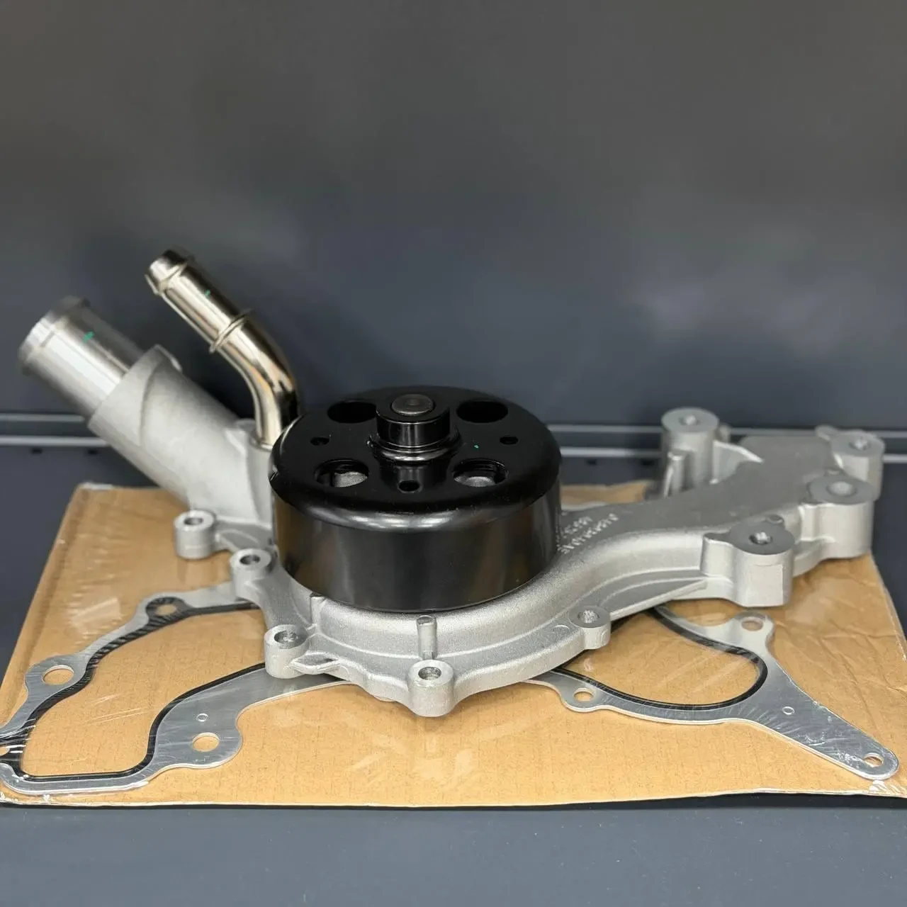 Помпа охолодження Dodge Durango 2016–2020  Jeep Grand Cherokee 2016–2020 68311108AA 68311108AE 1204000 4893940AC 4893940AD US8160