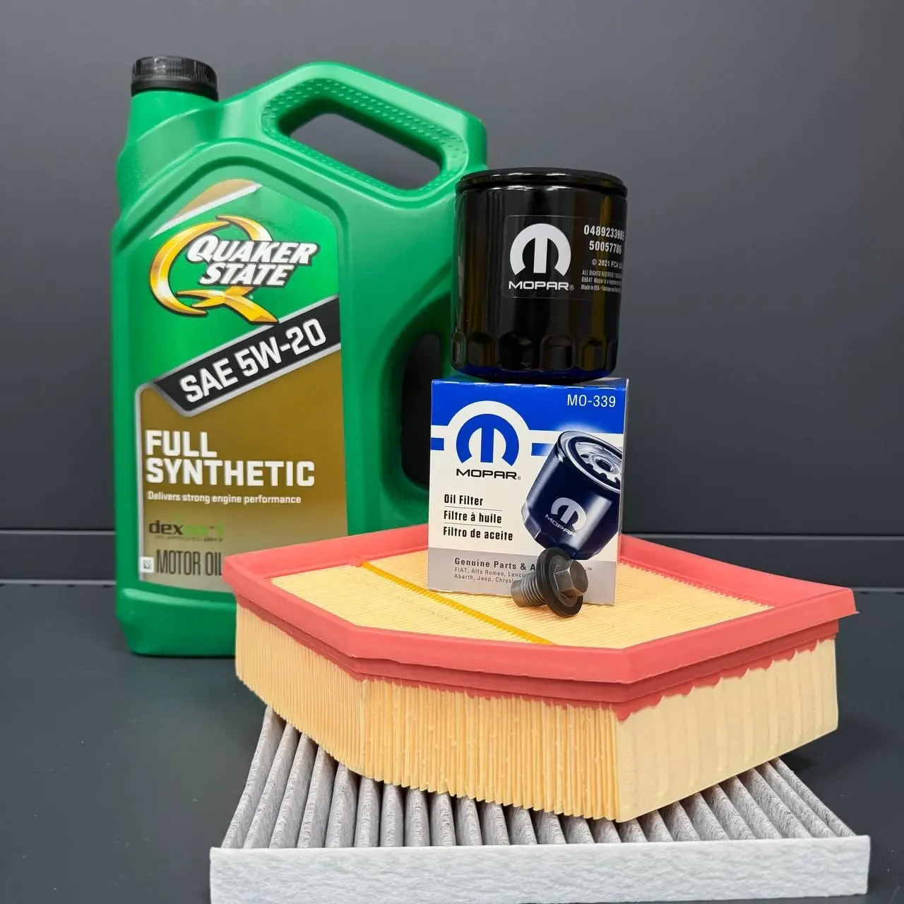Комплект для ТО Quaker State 5w20 DODGE DART 2.0/2.4 (Масло, фільтр масляний, фільтр повітряний, фільтр салону вугільний, зливна
