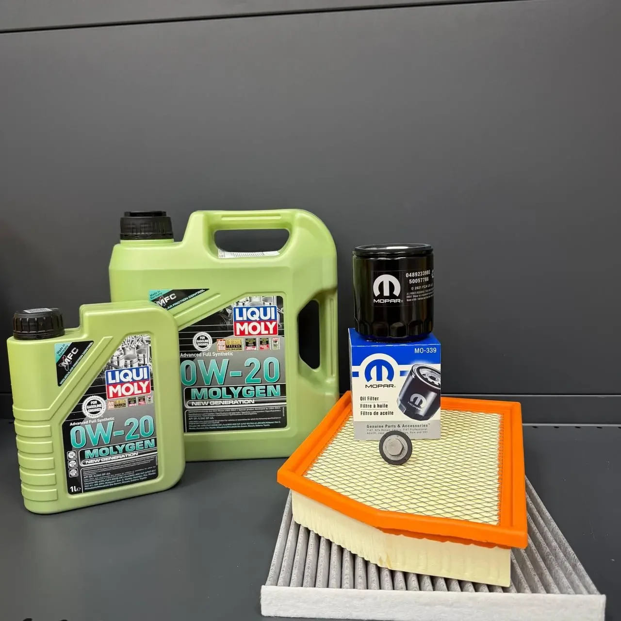 Комплект для ТО  Liqui Moly 0w20 Jeep Cherokee до рест -2018  2.4 (Масло 4л+1л, фільтр масляний, фільтр повітряний, фільтр салону