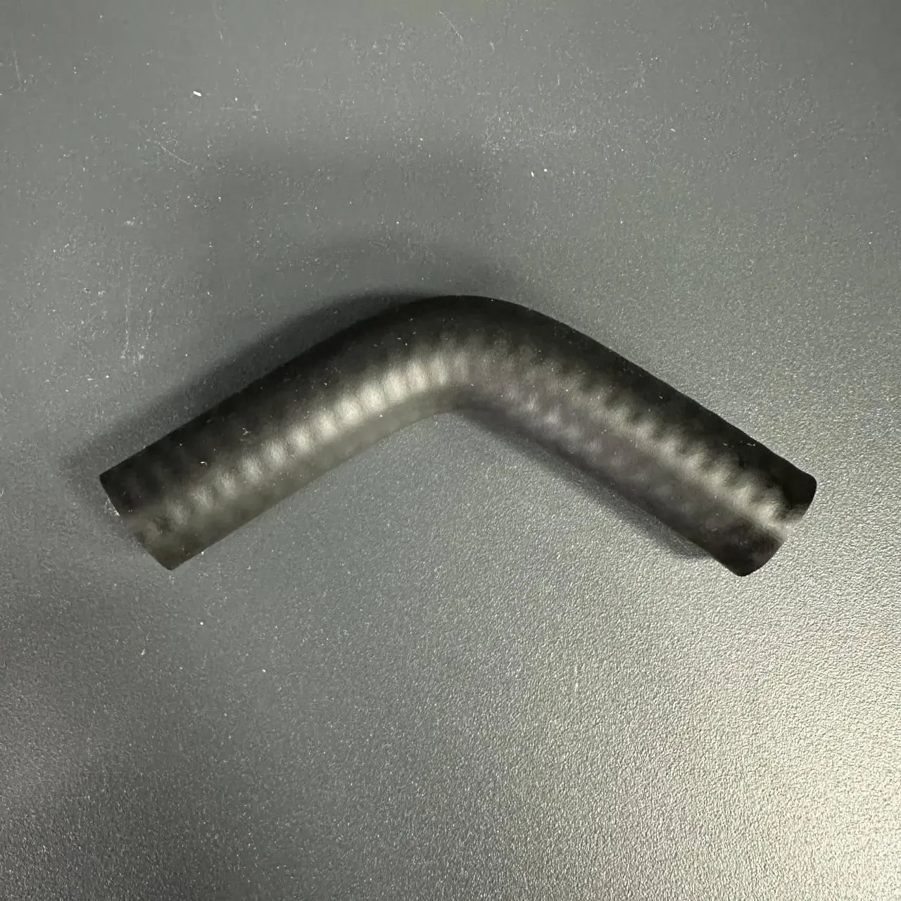 Патрубок  охолодження турбіни Jeep Grand Cherokee Dodge RAM 1500 68211250AA